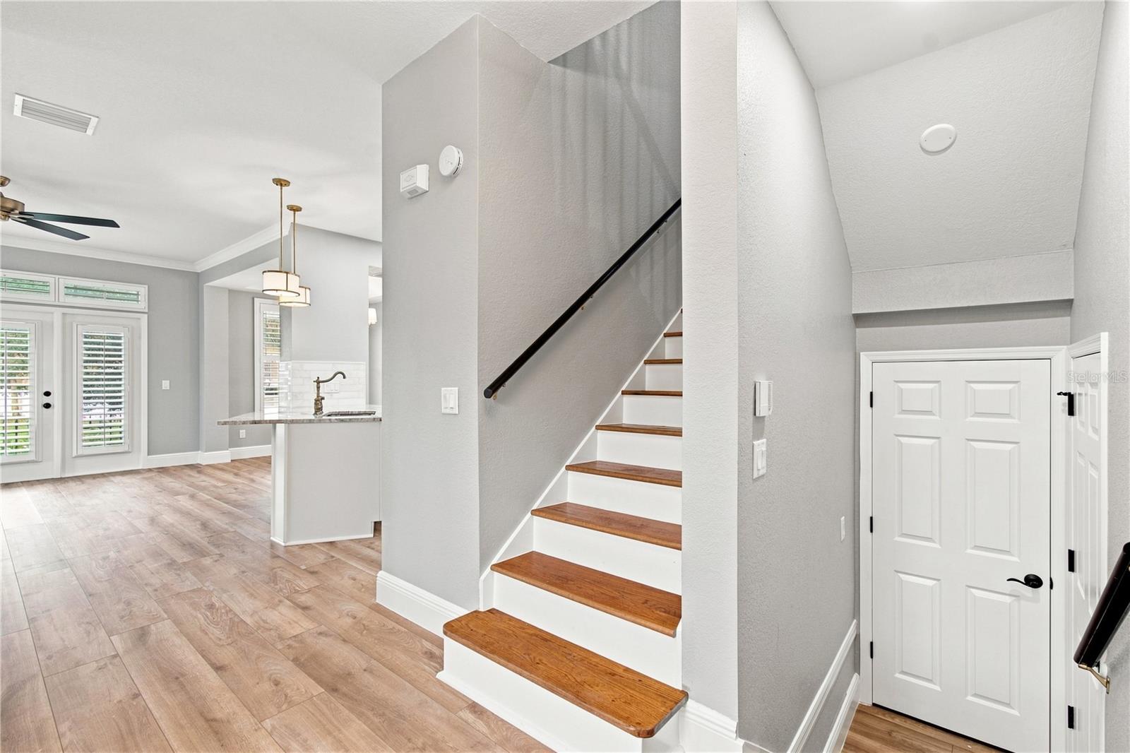 113 BOSPHOROUS AVE #1 — photo 5
