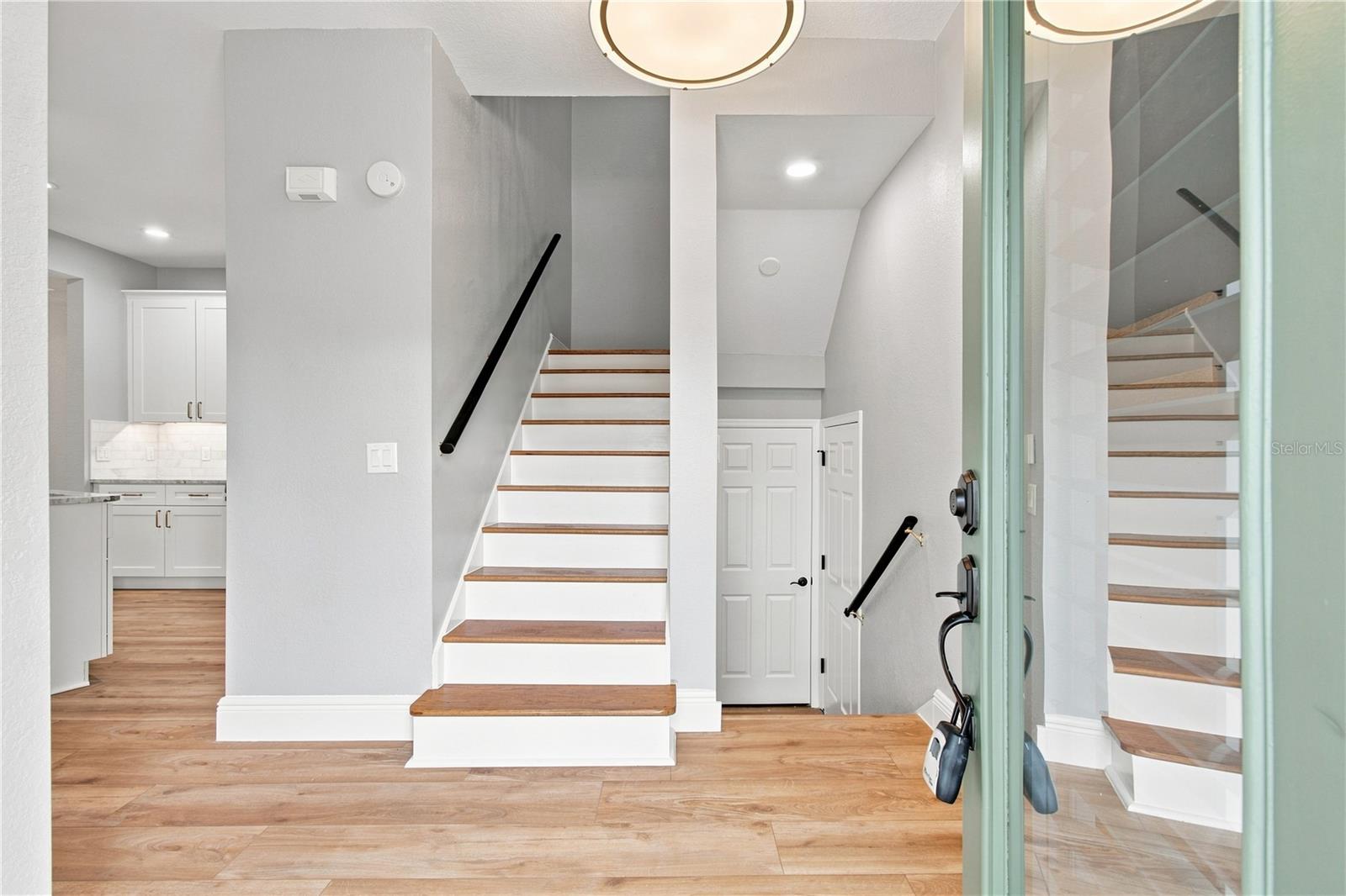 113 BOSPHOROUS AVE #1 — photo 4