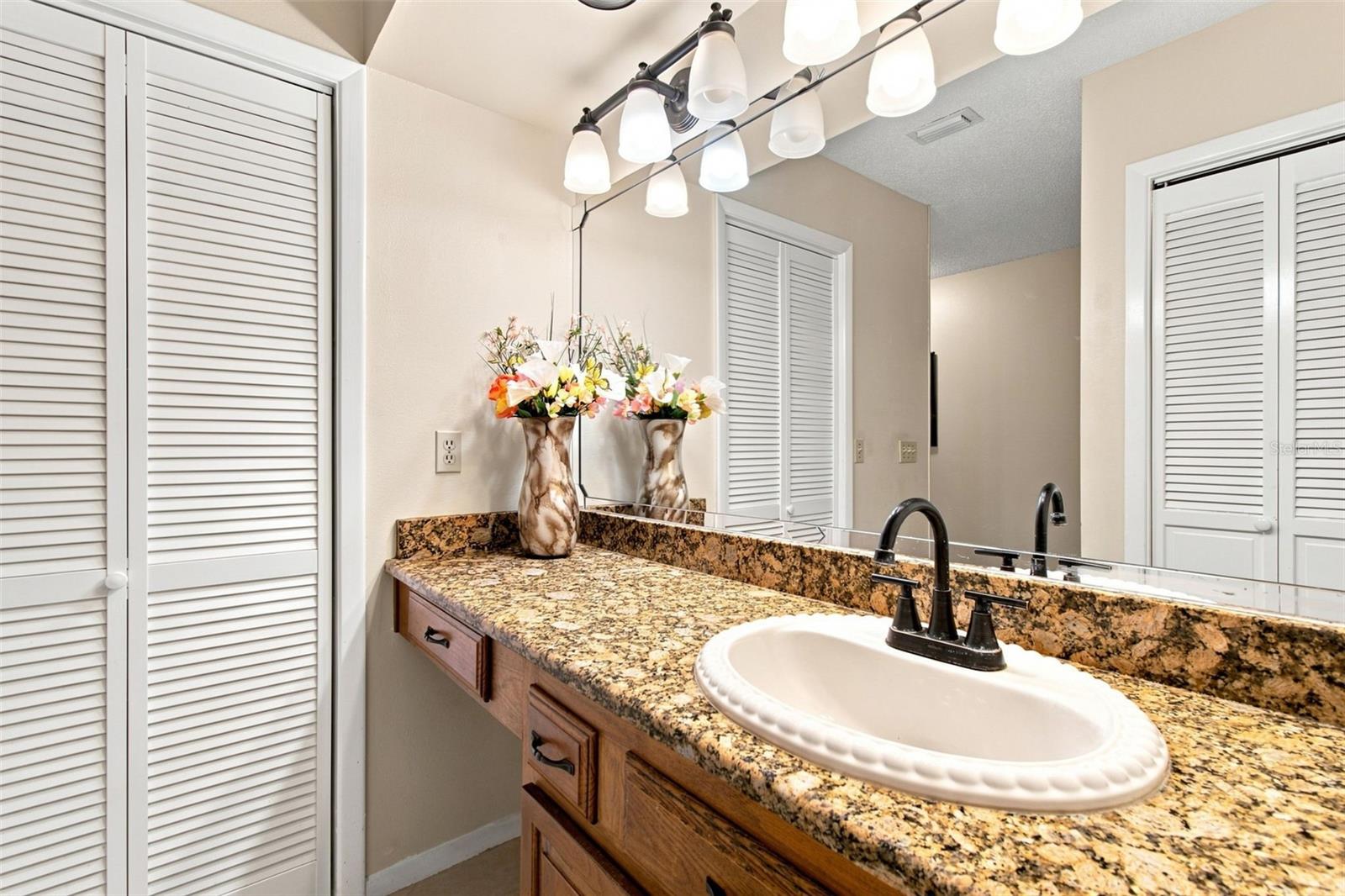 4607 CLOVERLAWN DR — photo 17