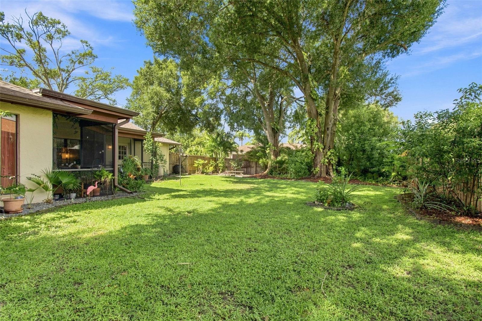 4607 CLOVERLAWN DR — photo 30