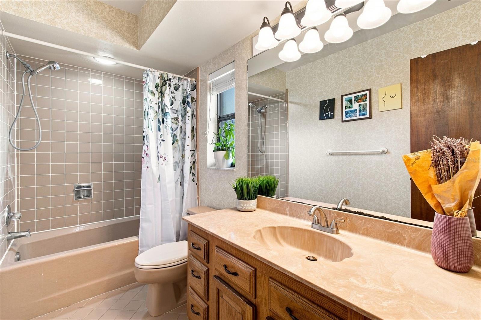 4607 CLOVERLAWN DR — photo 25