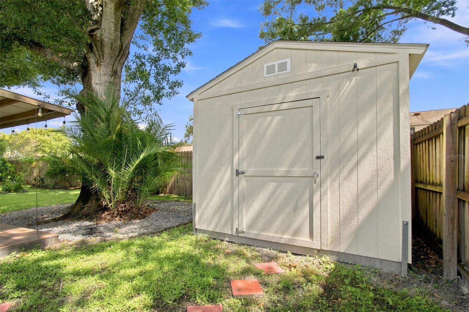 4607 CLOVERLAWN DR — photo 33