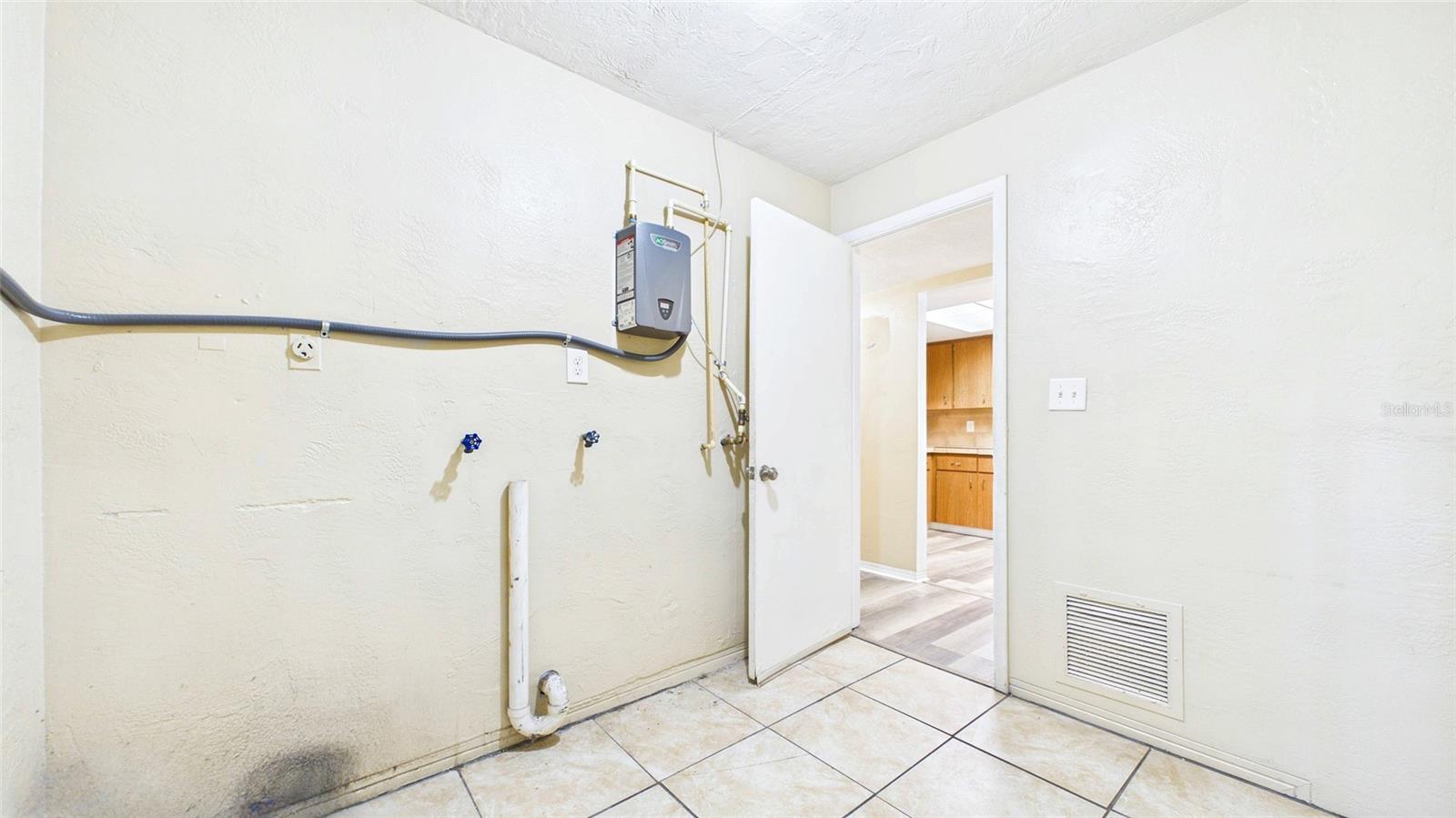 5029 EMERSON AVE S — photo 25