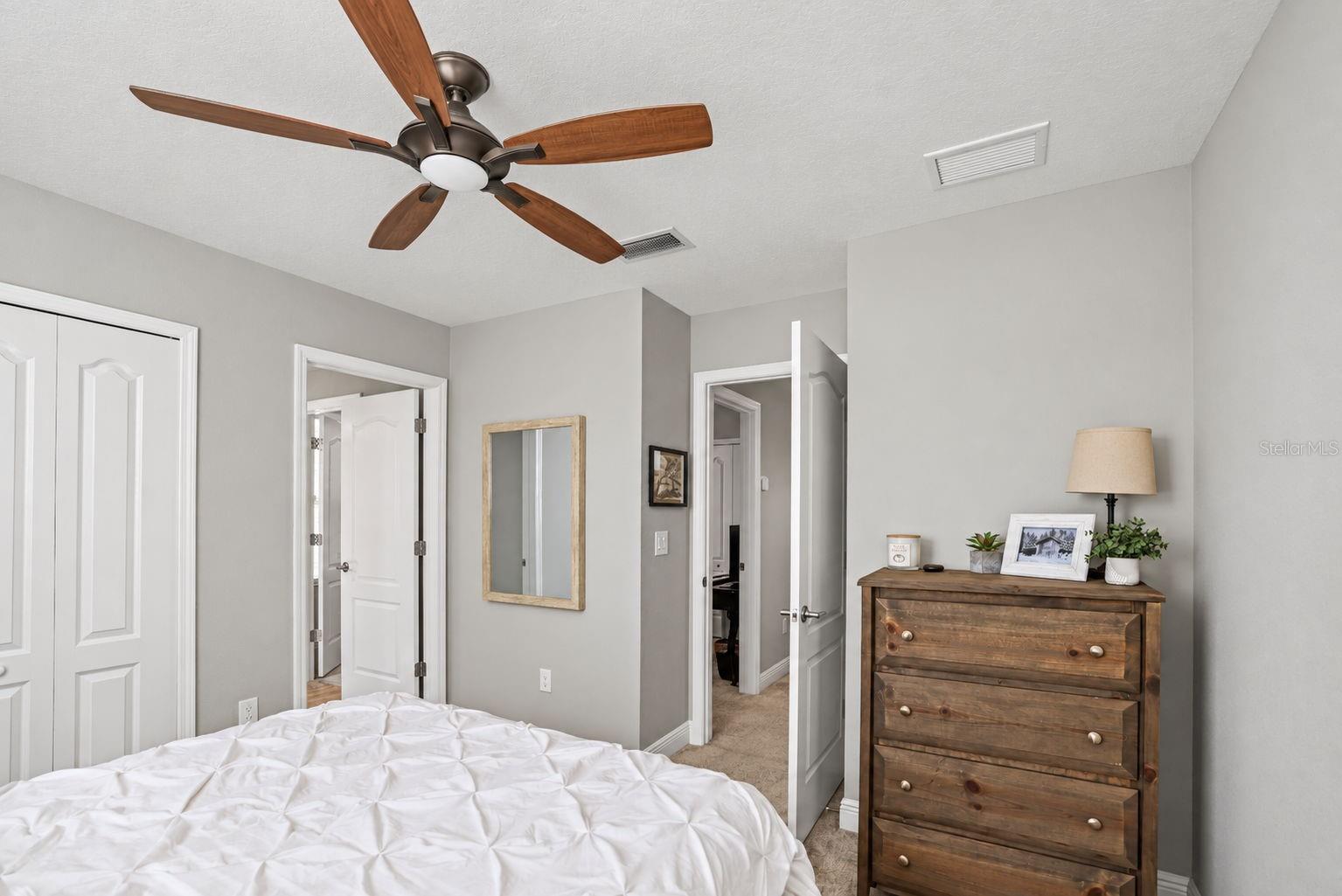 3820 SHIMMERING OAKS DR — photo 31