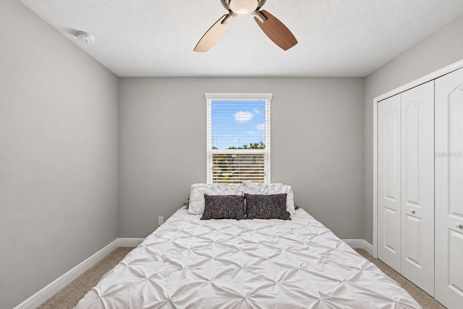 3820 SHIMMERING OAKS DR — photo 32
