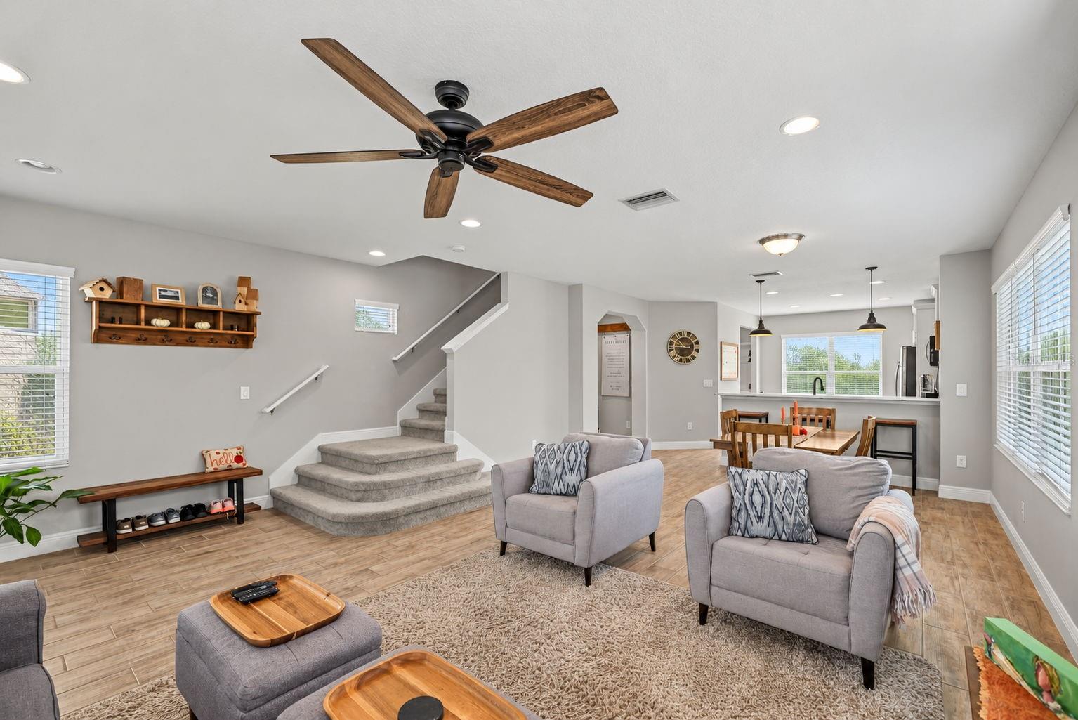 3820 SHIMMERING OAKS DR — photo 9