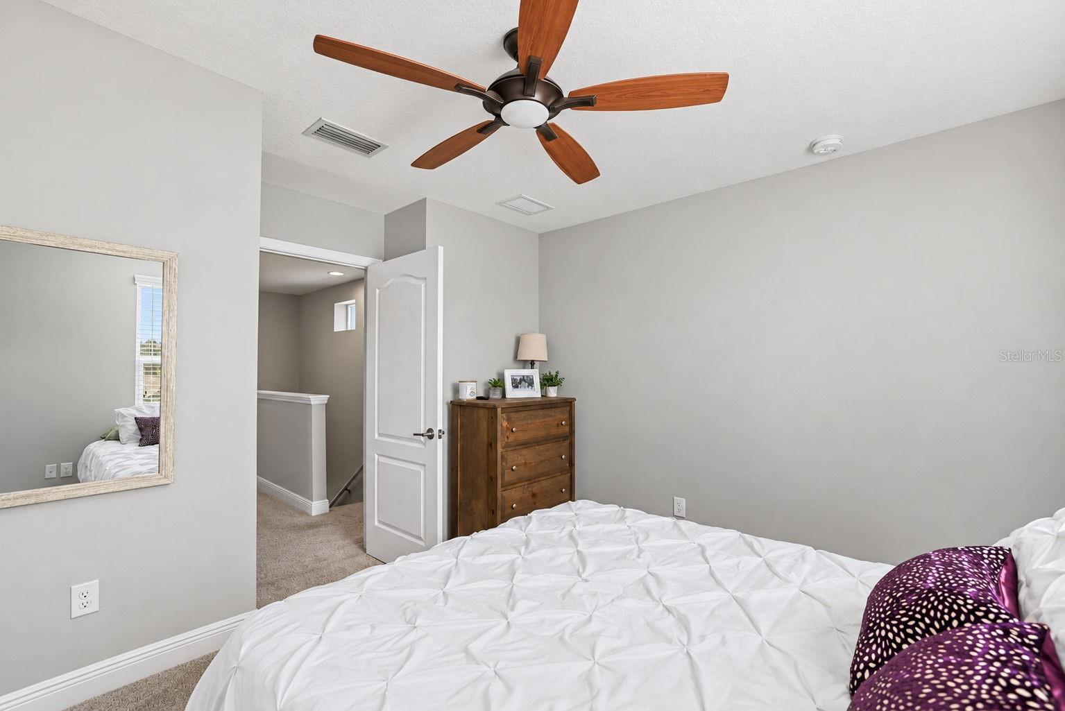 3820 SHIMMERING OAKS DR — photo 33