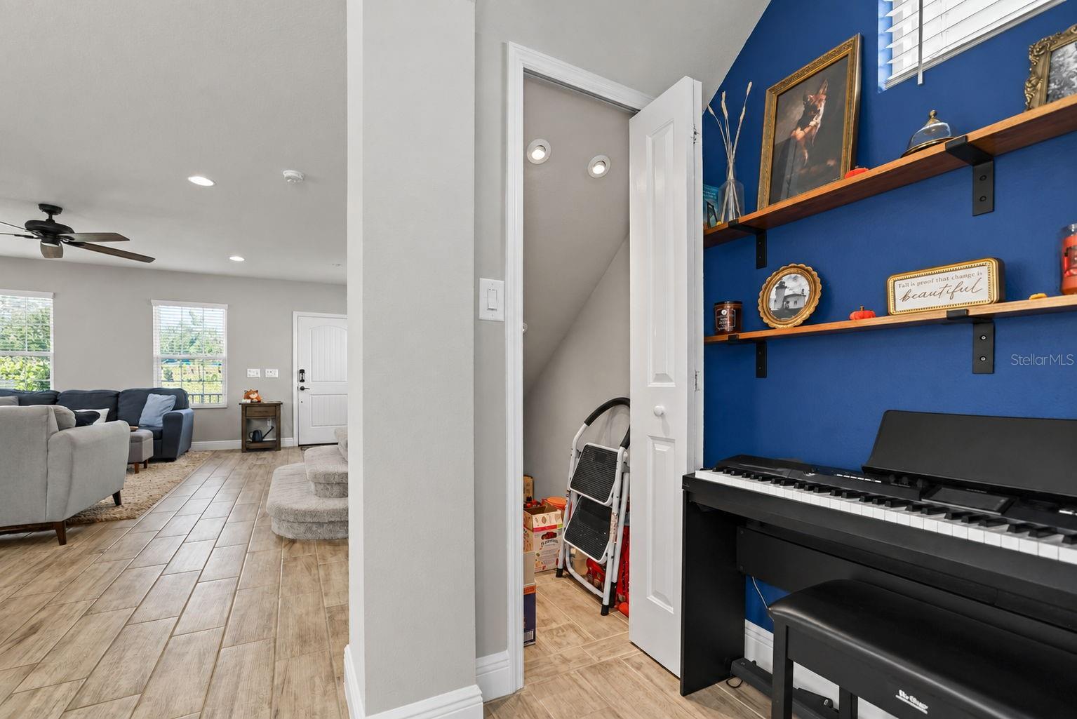 3820 SHIMMERING OAKS DR — photo 18