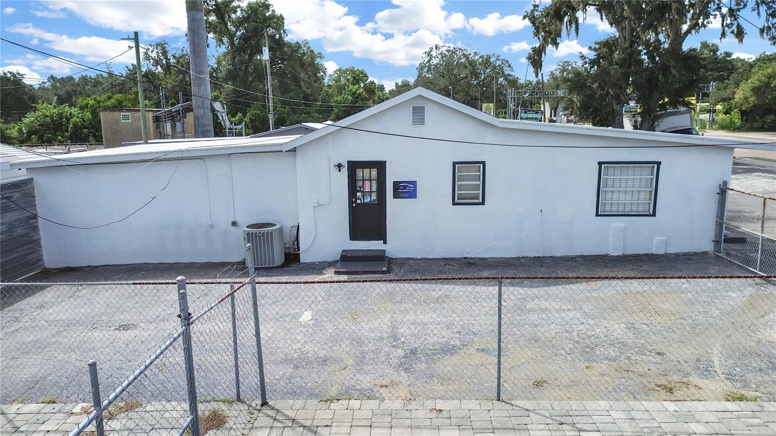 1814 S PARSONS AVE — photo 8