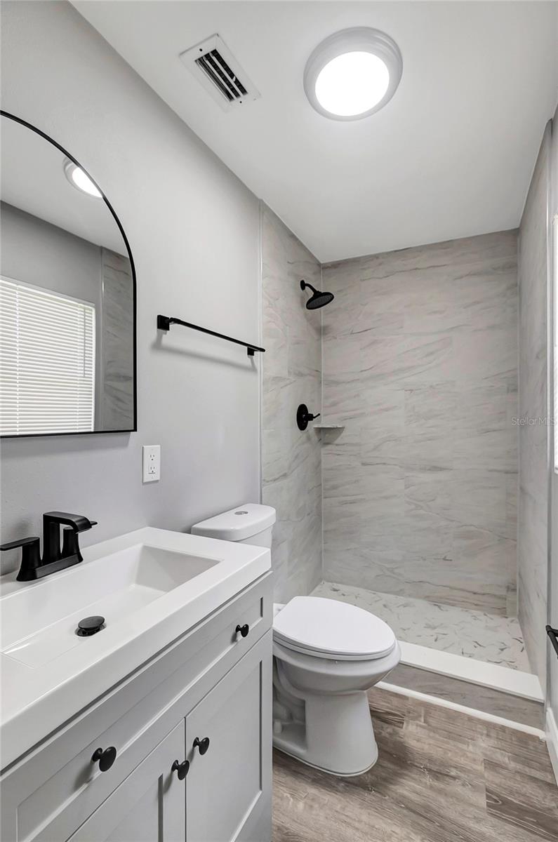 1002 N BRACEWELL DR — photo 25