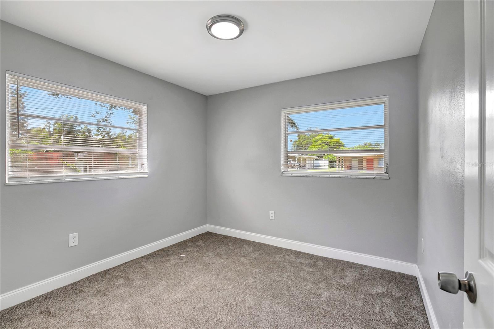 1002 N BRACEWELL DR — photo 26