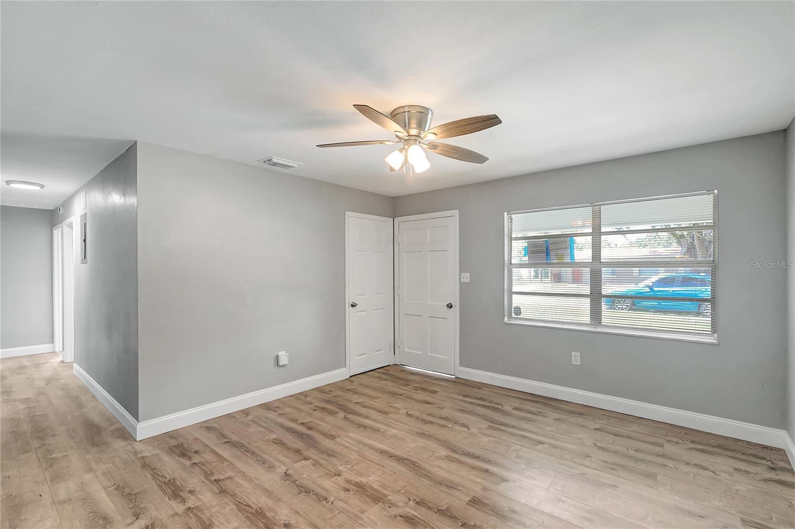1002 N BRACEWELL DR — photo 6