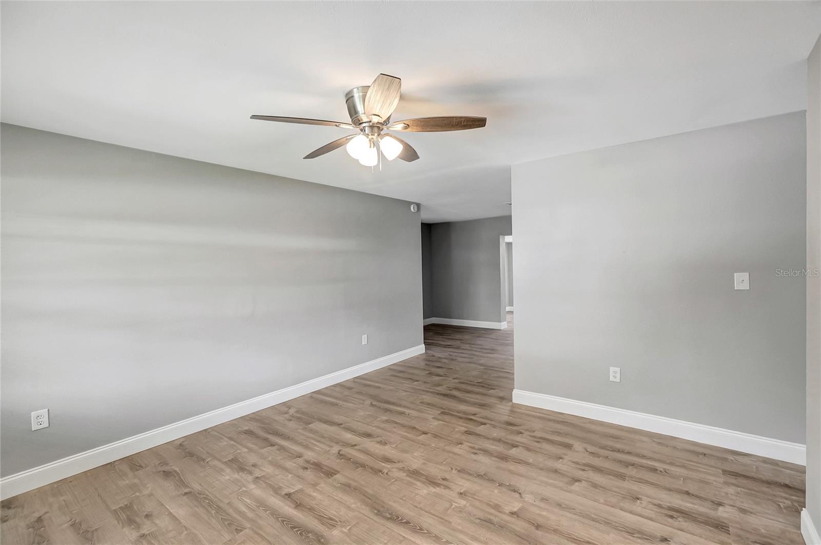 1002 N BRACEWELL DR — photo 8