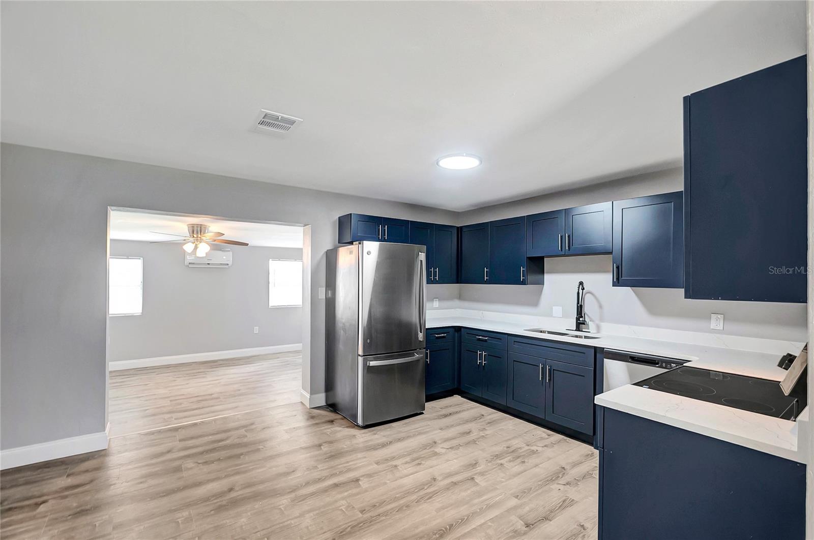 1002 N BRACEWELL DR — photo 11