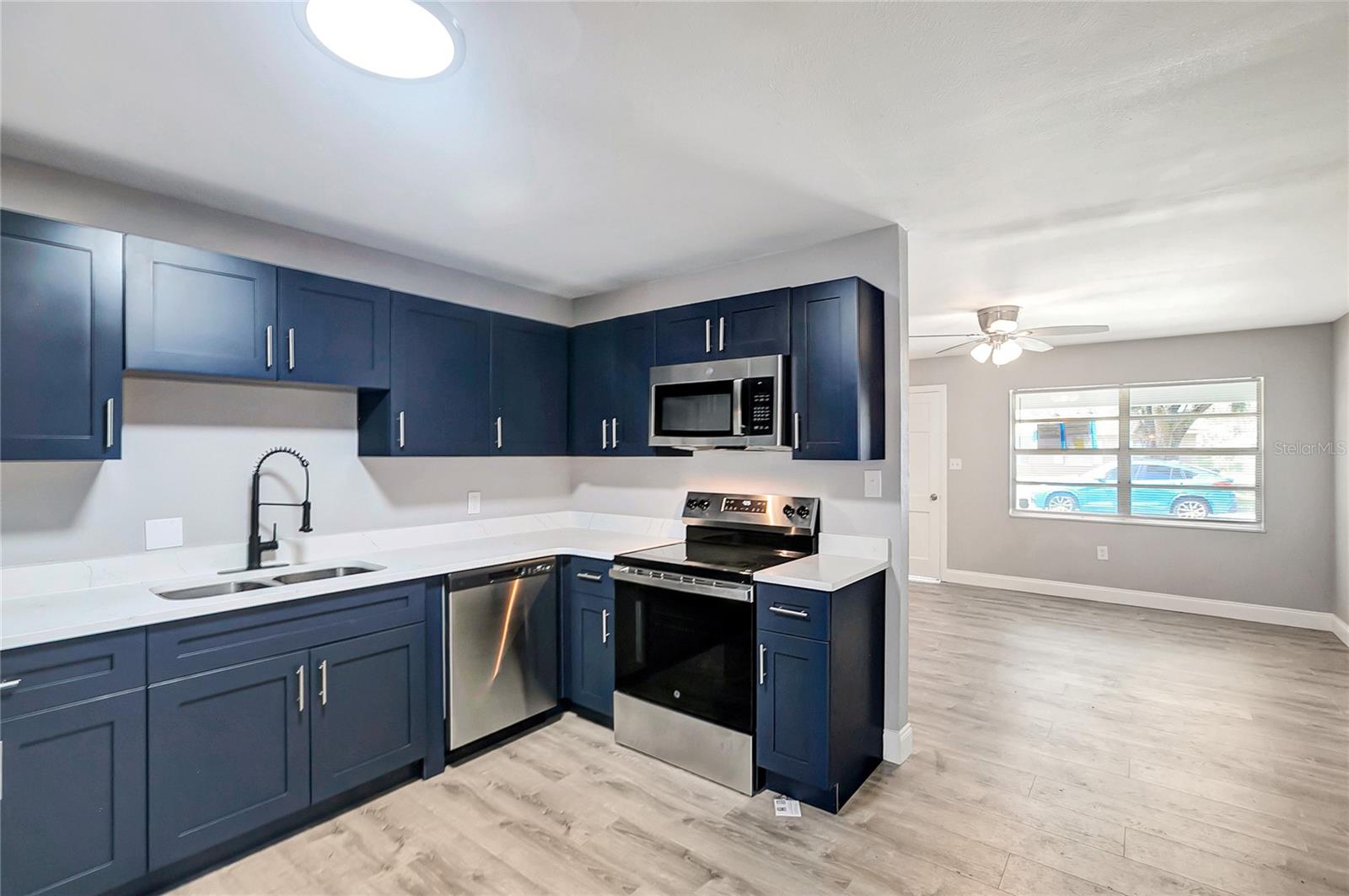1002 N BRACEWELL DR — photo 14