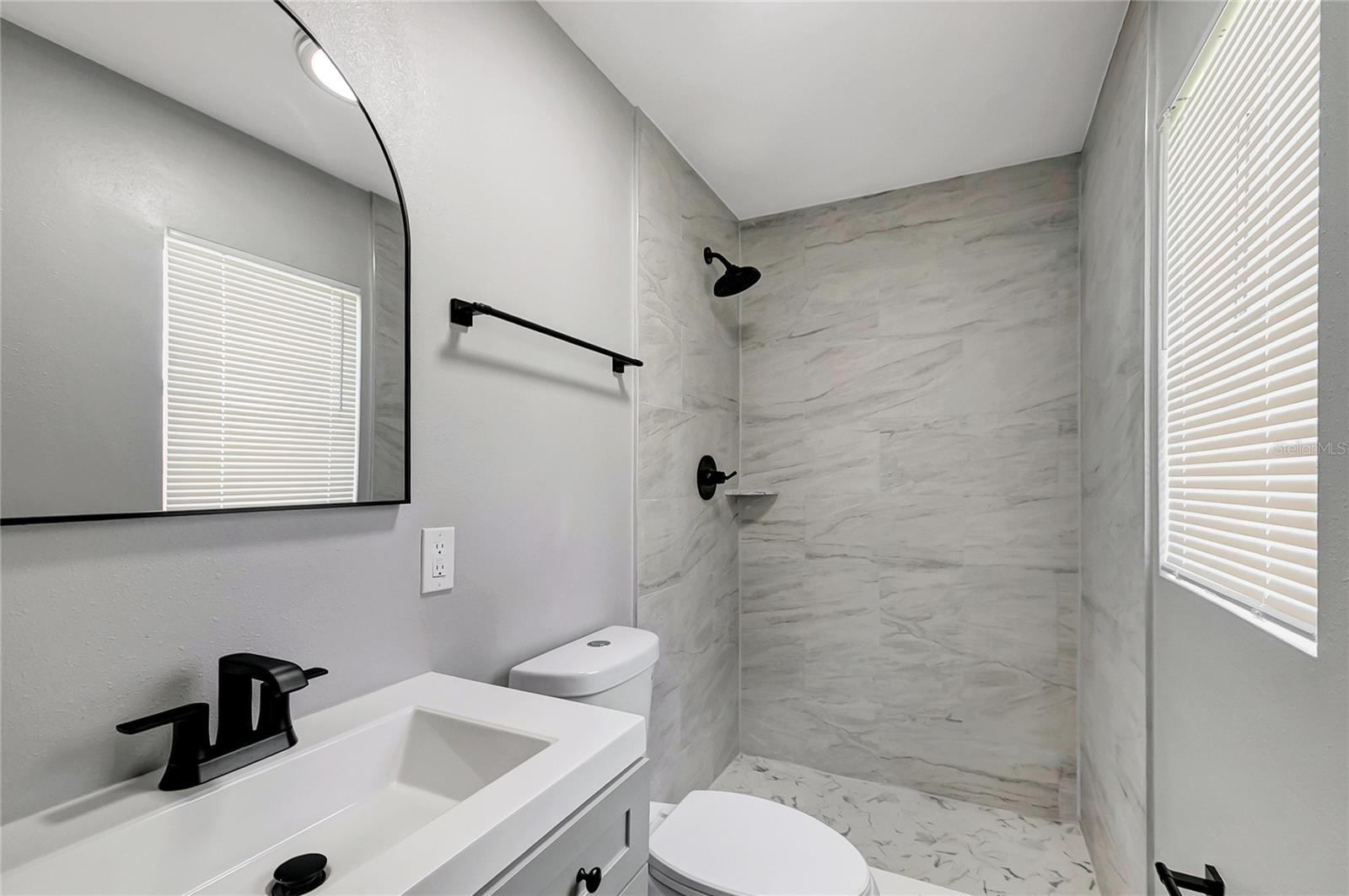 1002 N BRACEWELL DR — photo 24