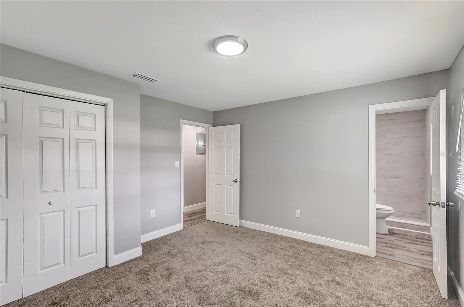 1002 N BRACEWELL DR — photo 23