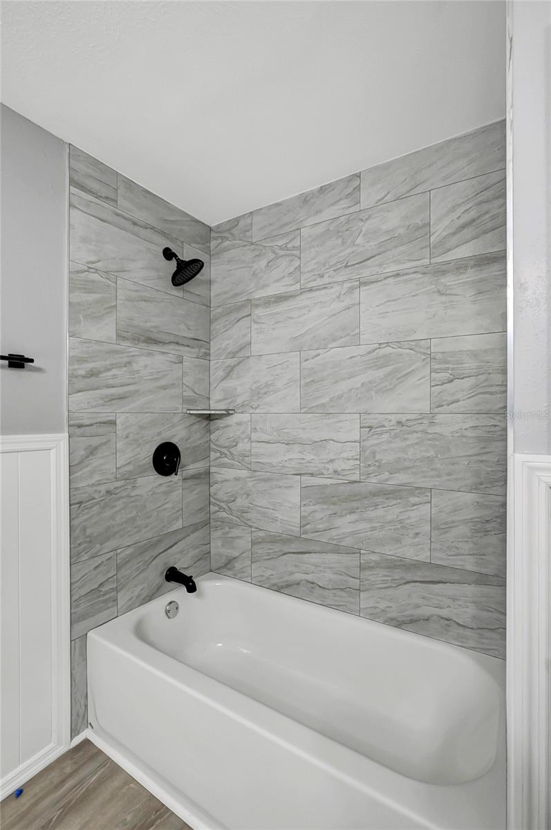 1002 N BRACEWELL DR — photo 29
