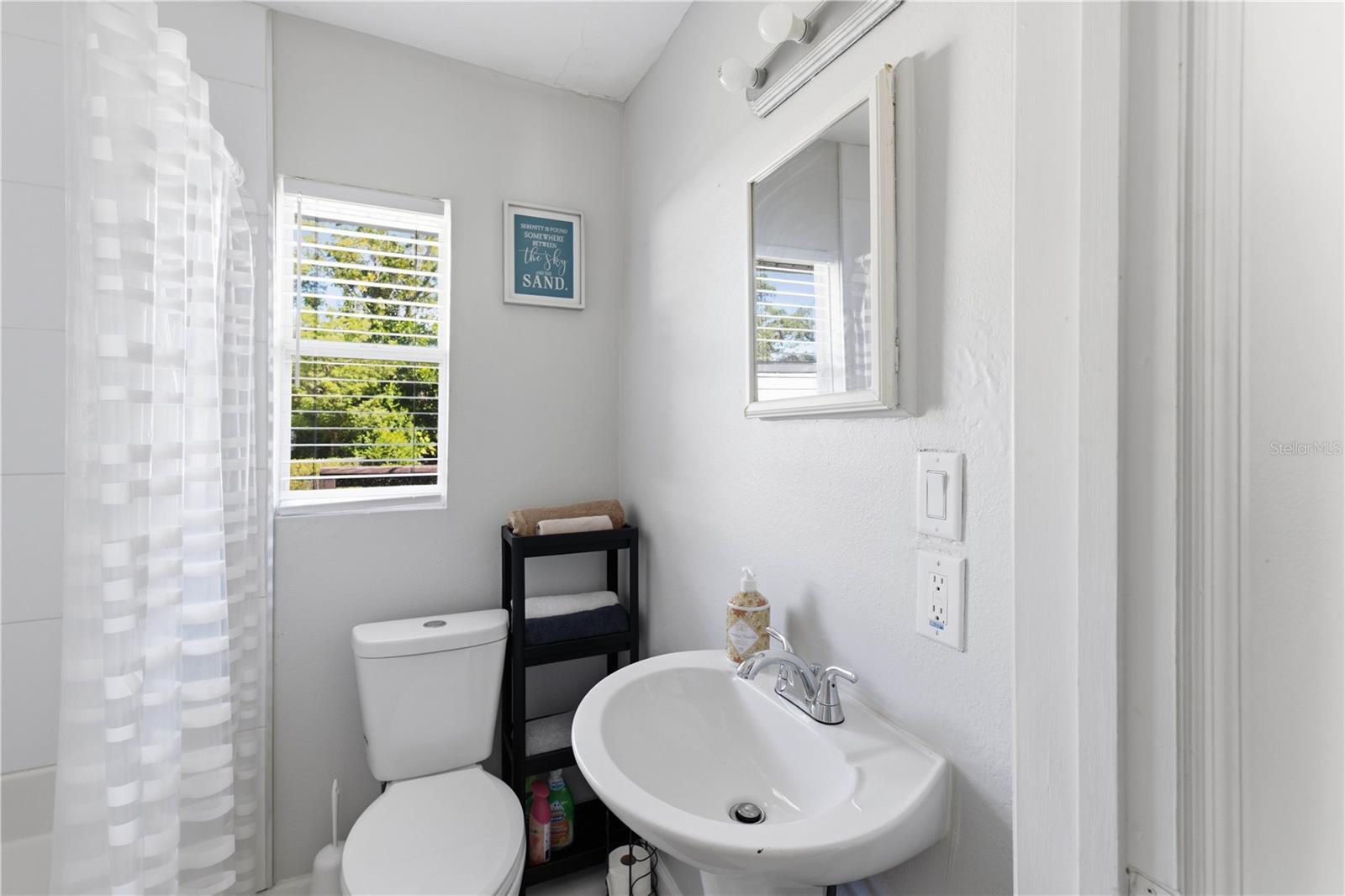 604 MCLENNAN ST — photo 11