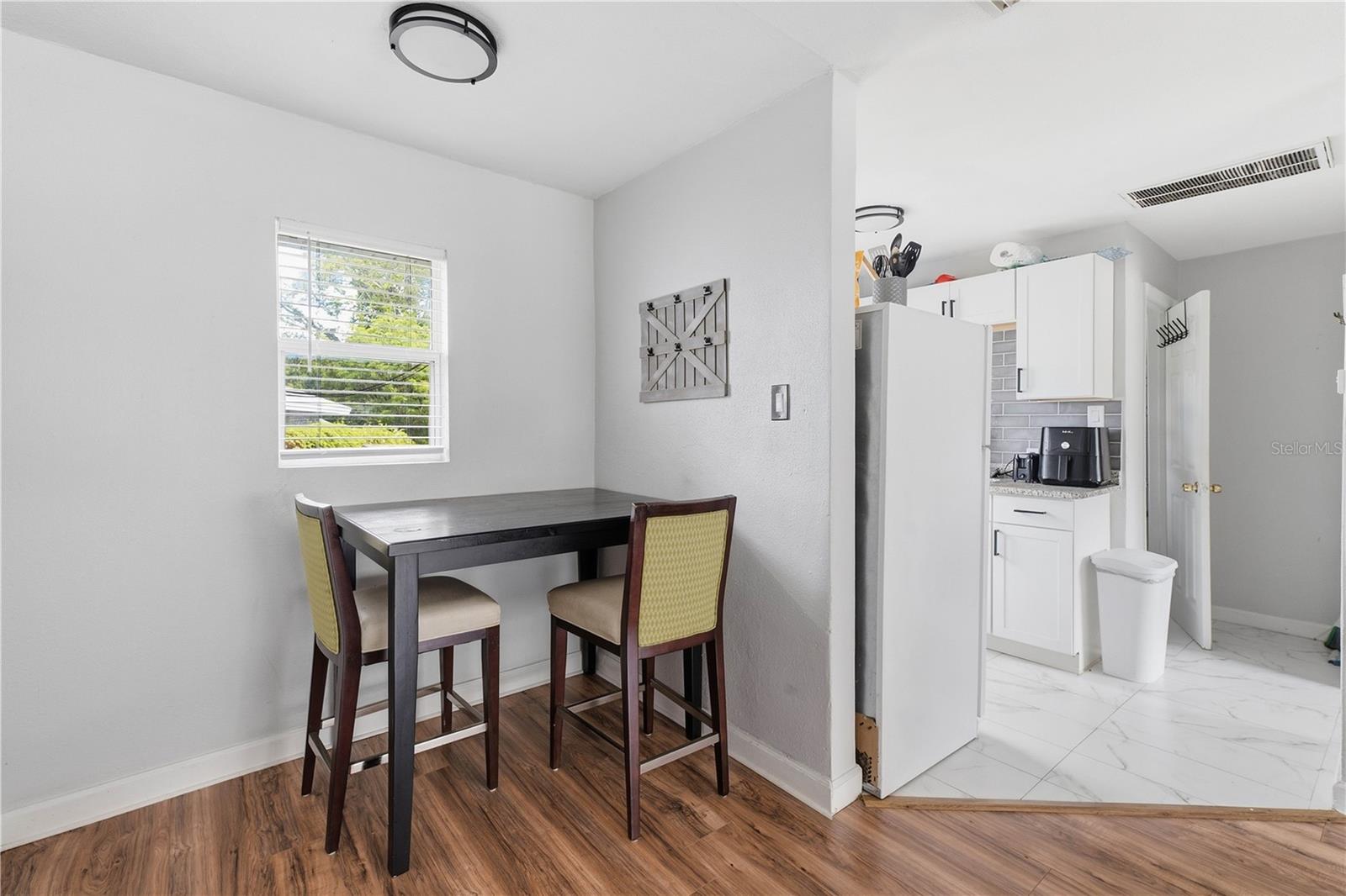 604 MCLENNAN ST — photo 15