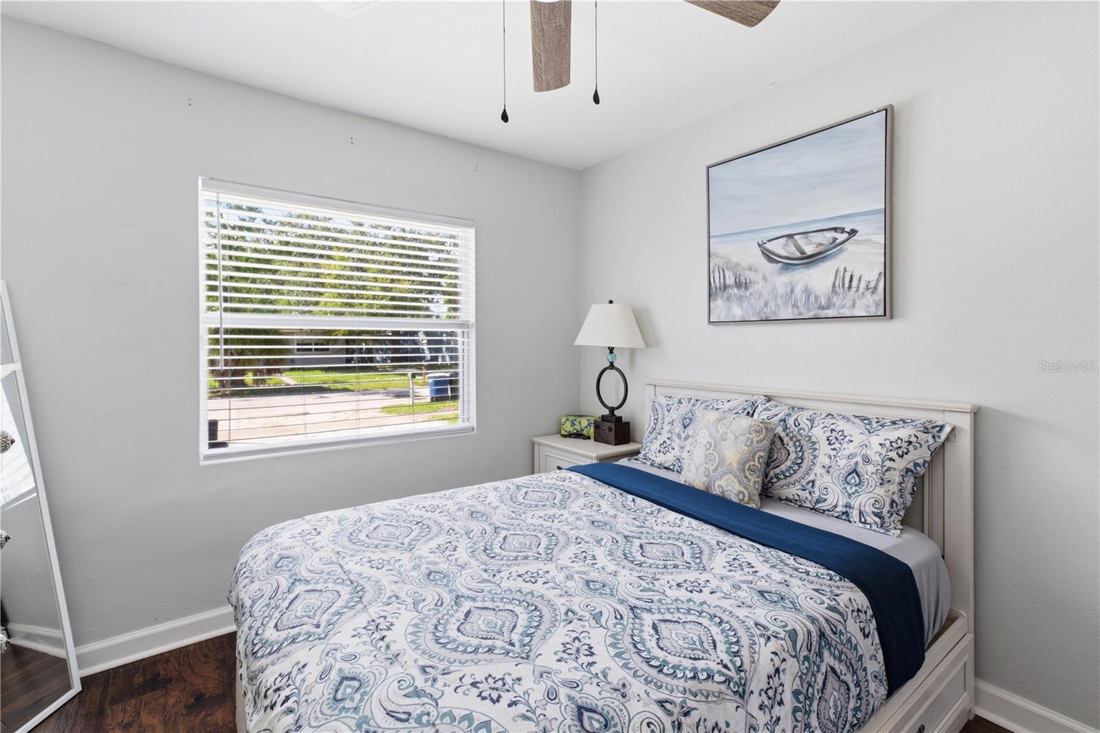 604 MCLENNAN ST — photo 8