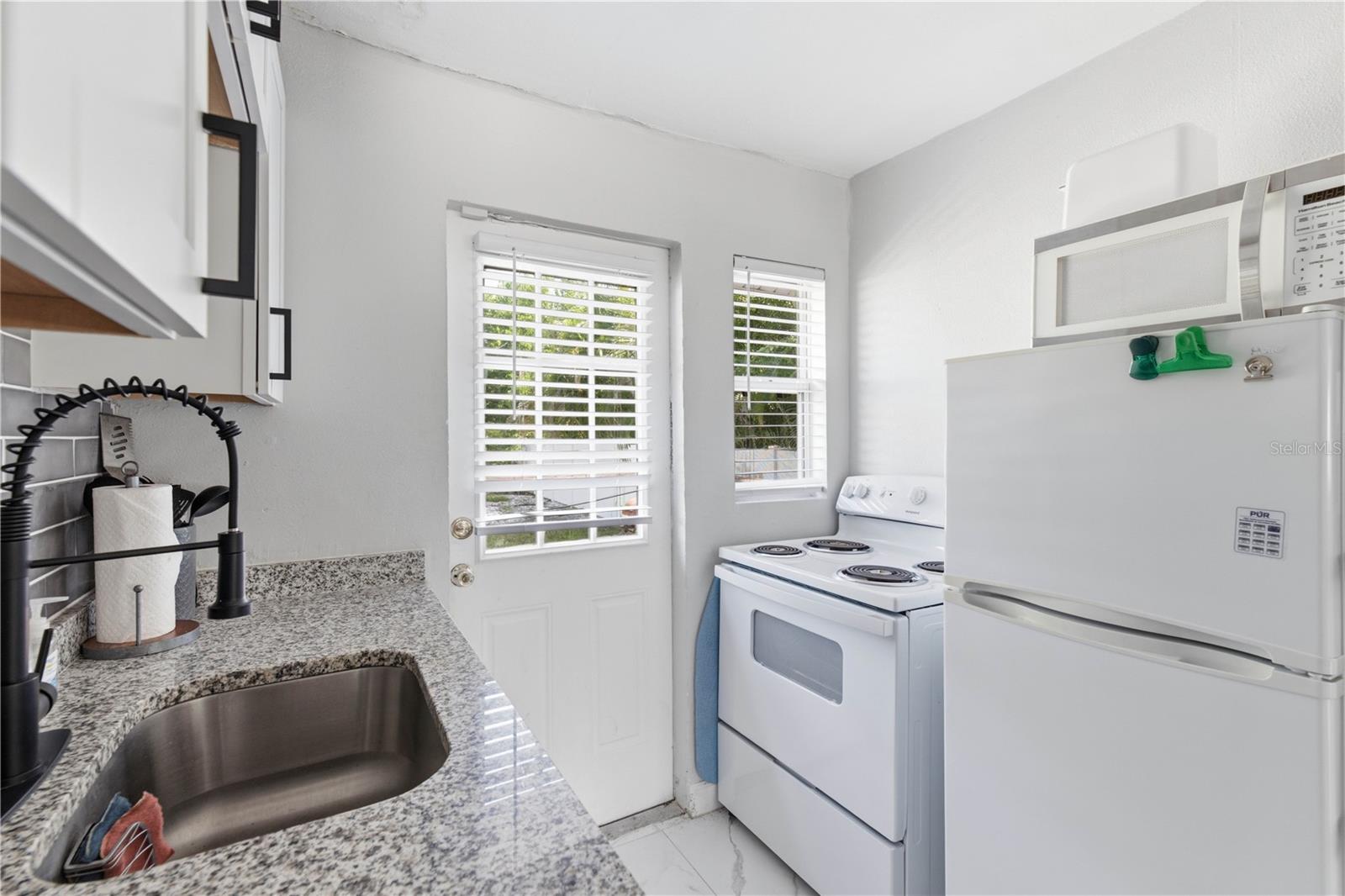 604 MCLENNAN ST — photo 6