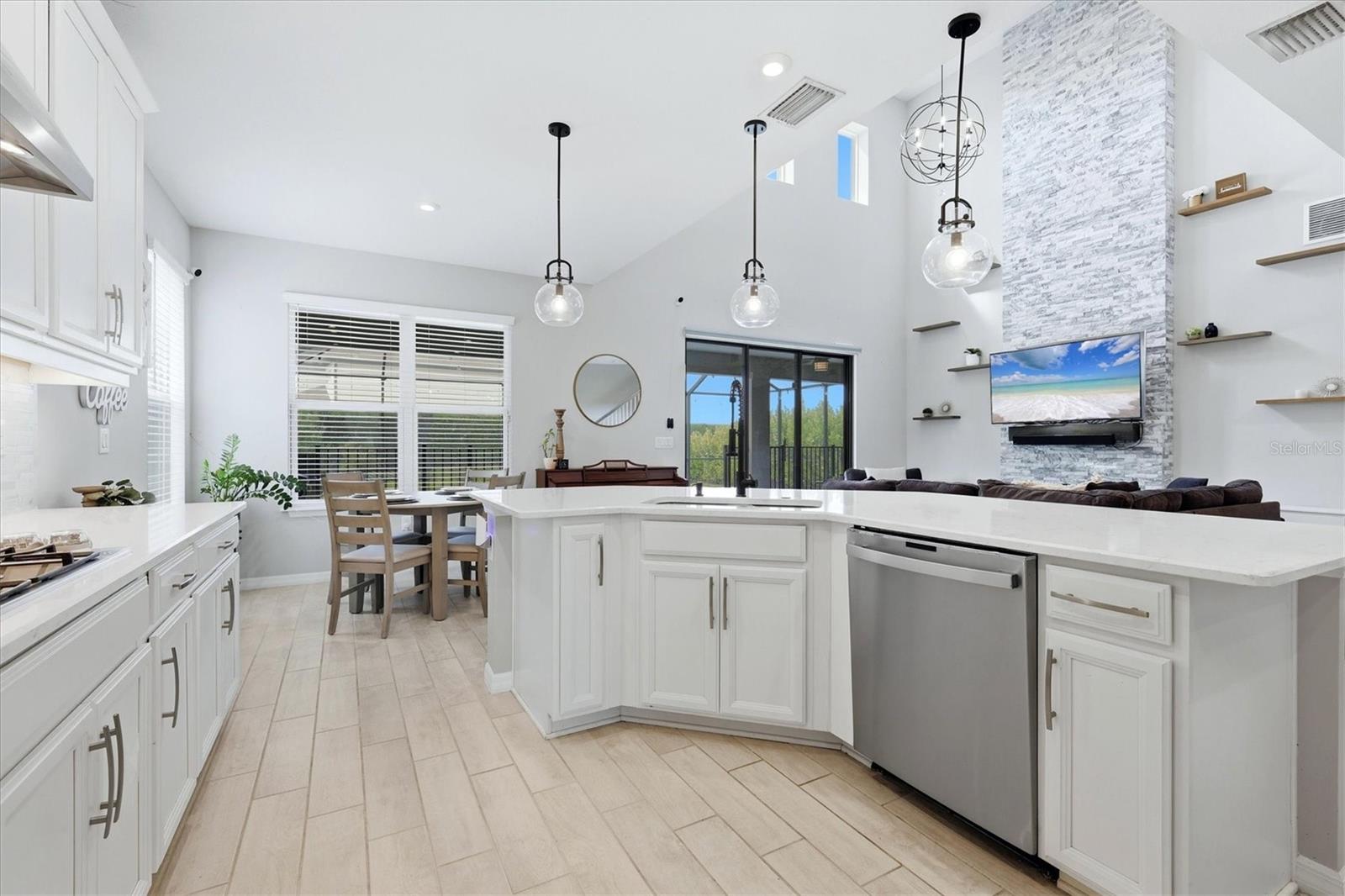 9303 STARRY NIGHT AVE — photo 3