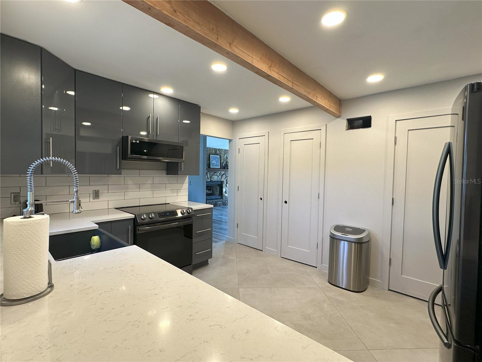 1718 NEVADA AVE NE — photo 19