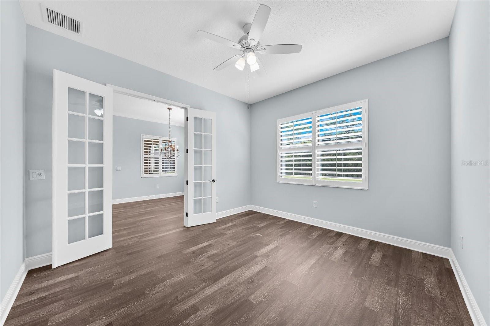 8256 LARKSPUR CIR — photo 31