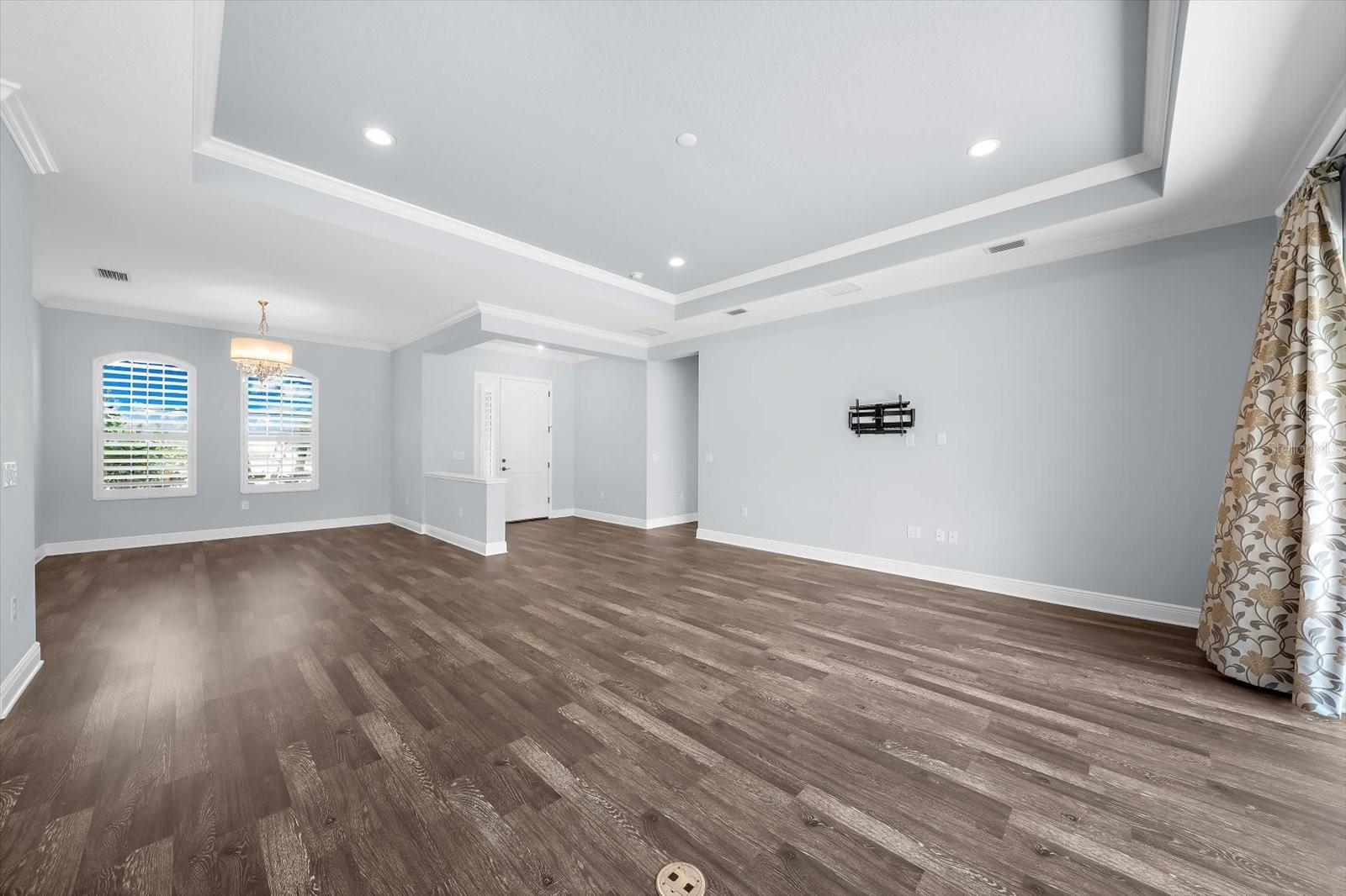 8256 LARKSPUR CIR — photo 20