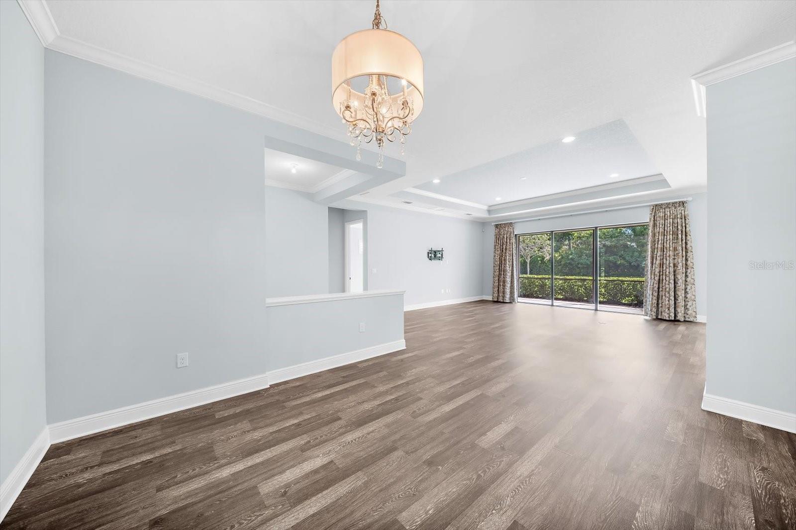 8256 LARKSPUR CIR — photo 14