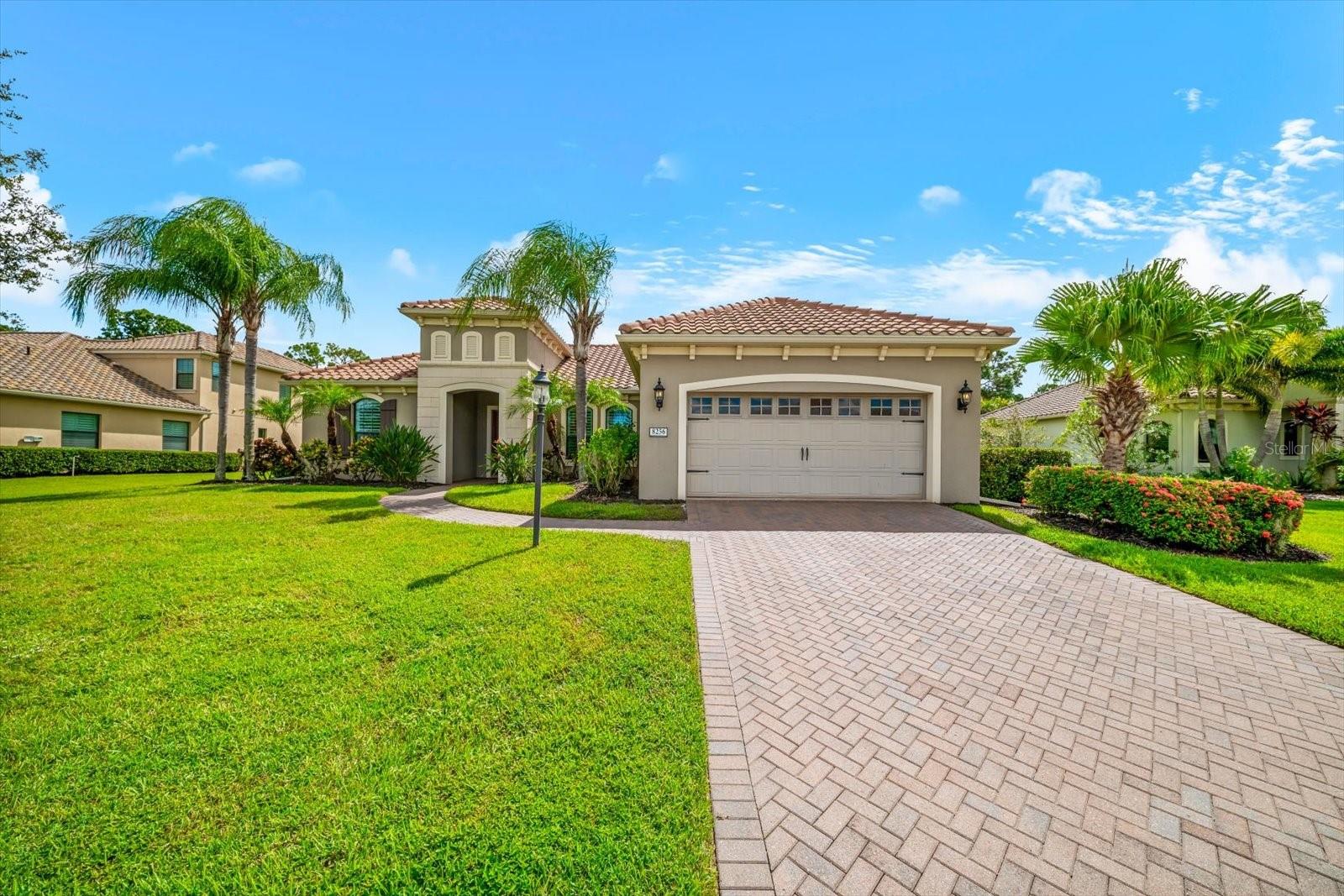 8256 LARKSPUR CIR — photo 4