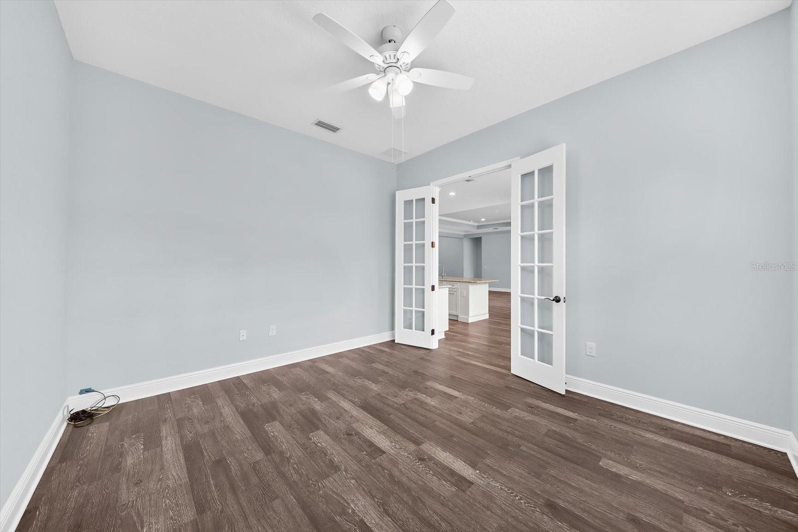 8256 LARKSPUR CIR — photo 32