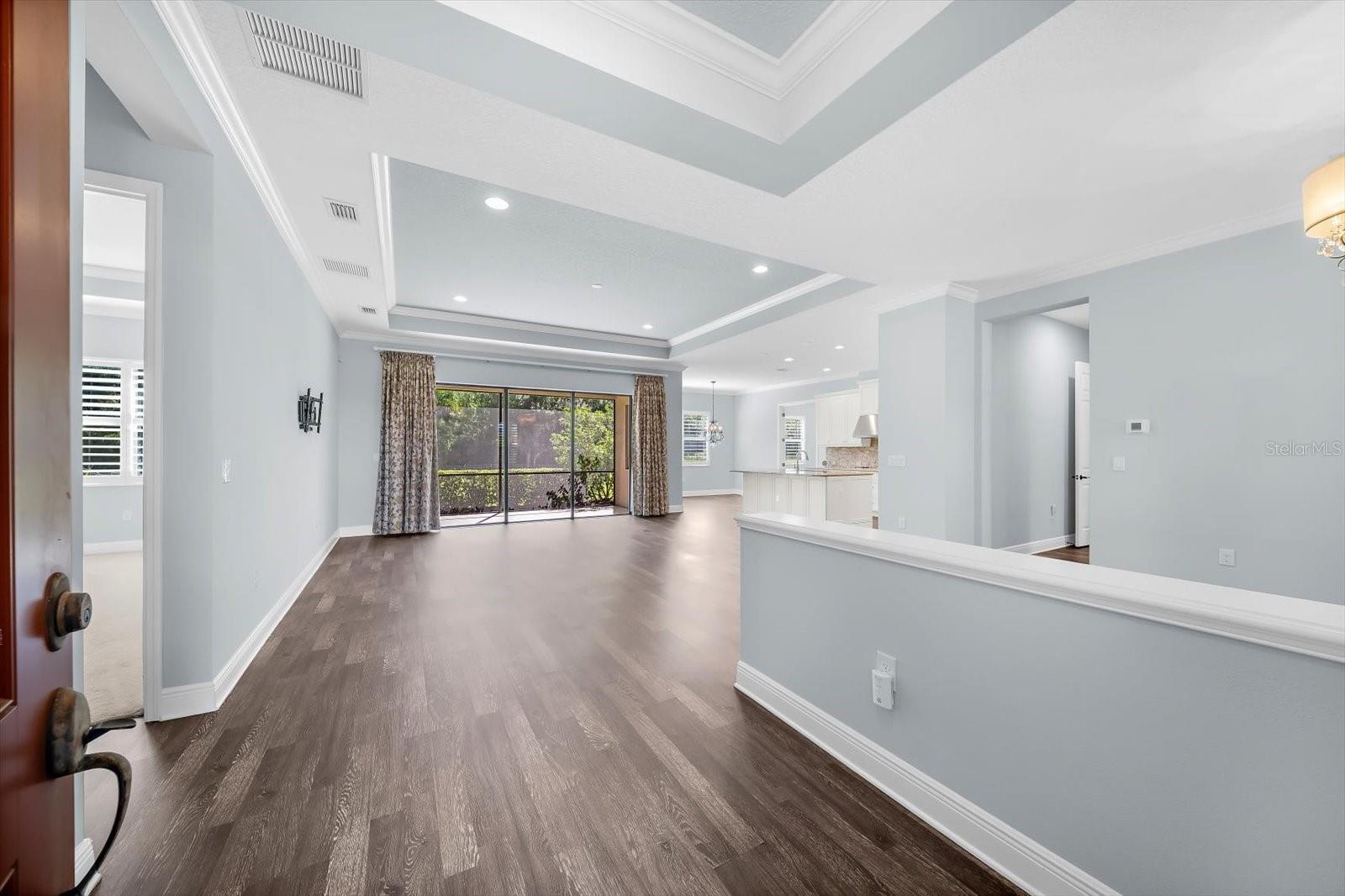 8256 LARKSPUR CIR — photo 11