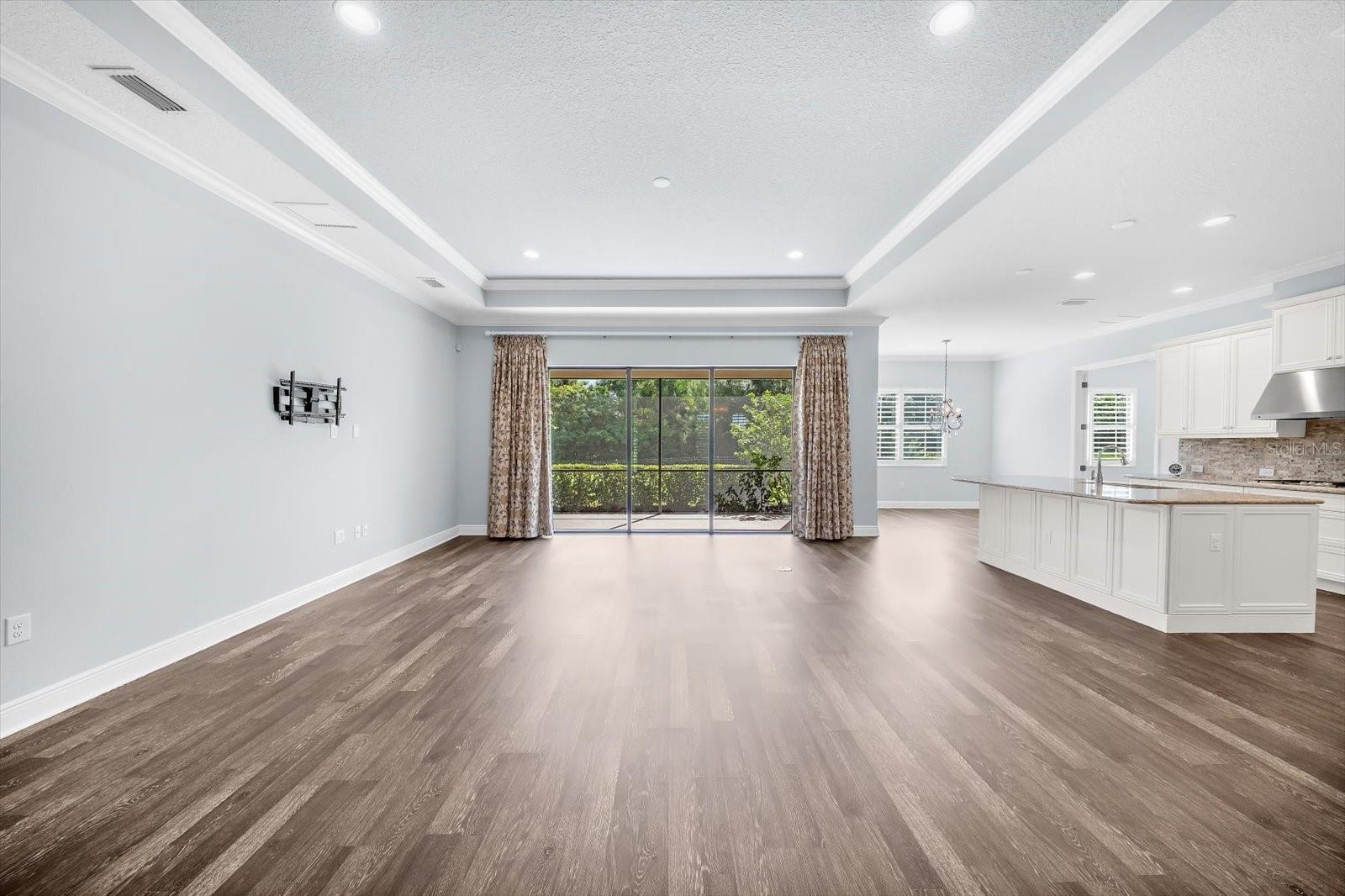 8256 LARKSPUR CIR — photo 16
