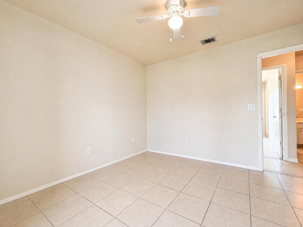 2755 GREENDALE RD — photo 23
