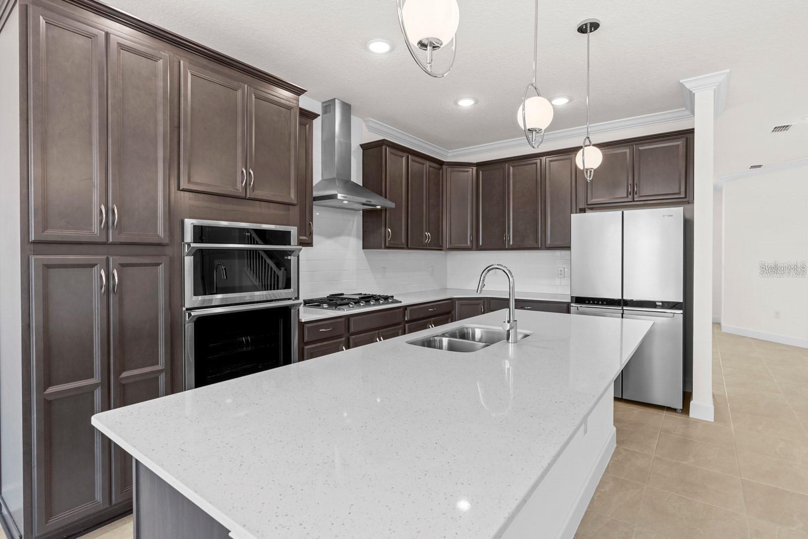 933 SIGNET DR — photo 5