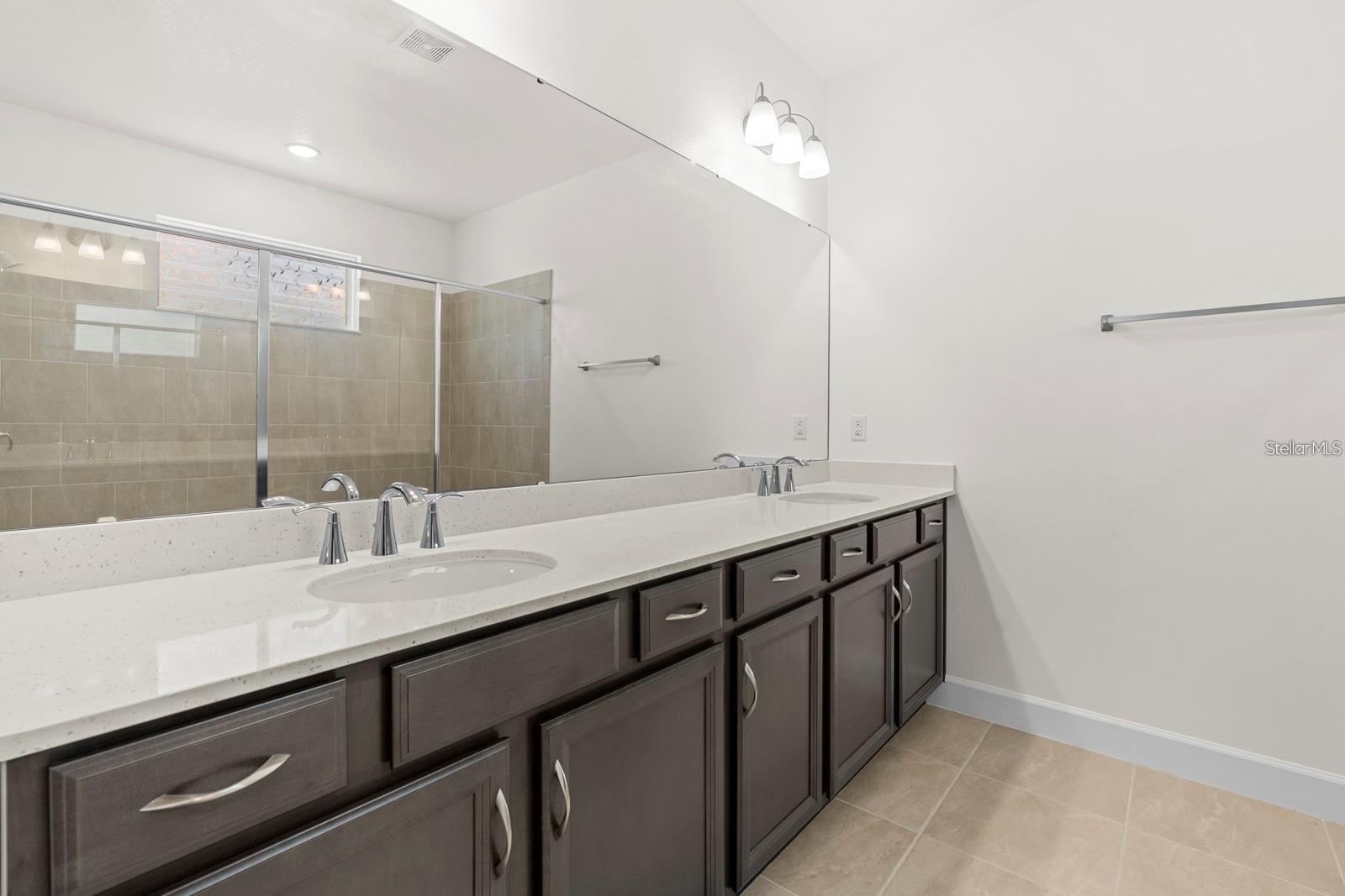 933 SIGNET DR — photo 17