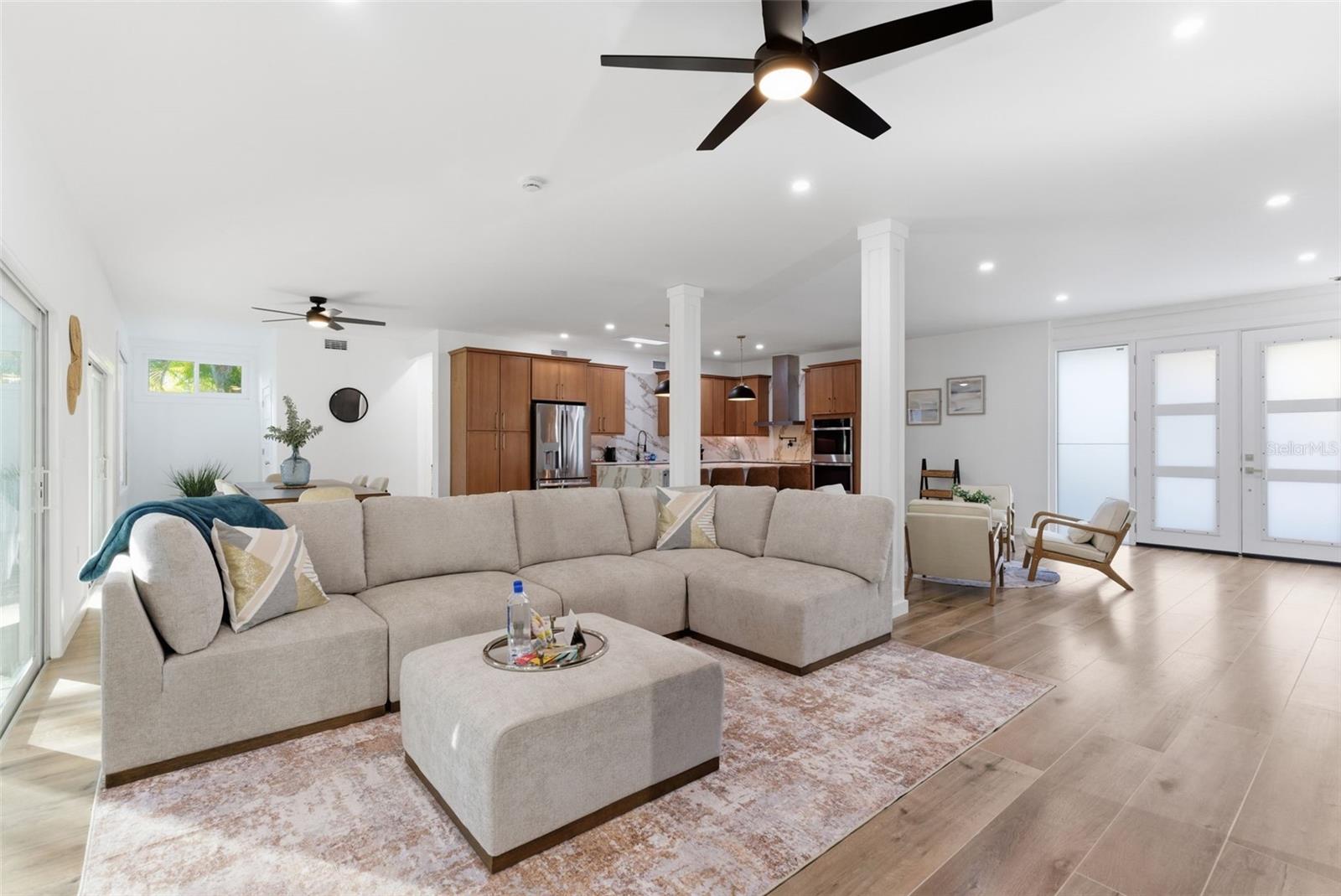 4879 COMMONWEALTH DR — photo 10