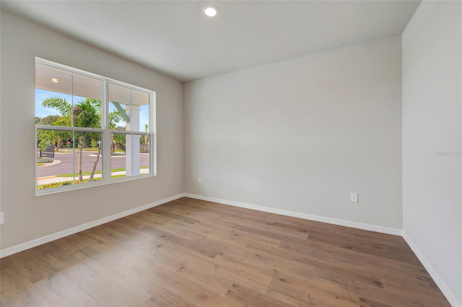 439 SPRING HARVEST DR — photo 12