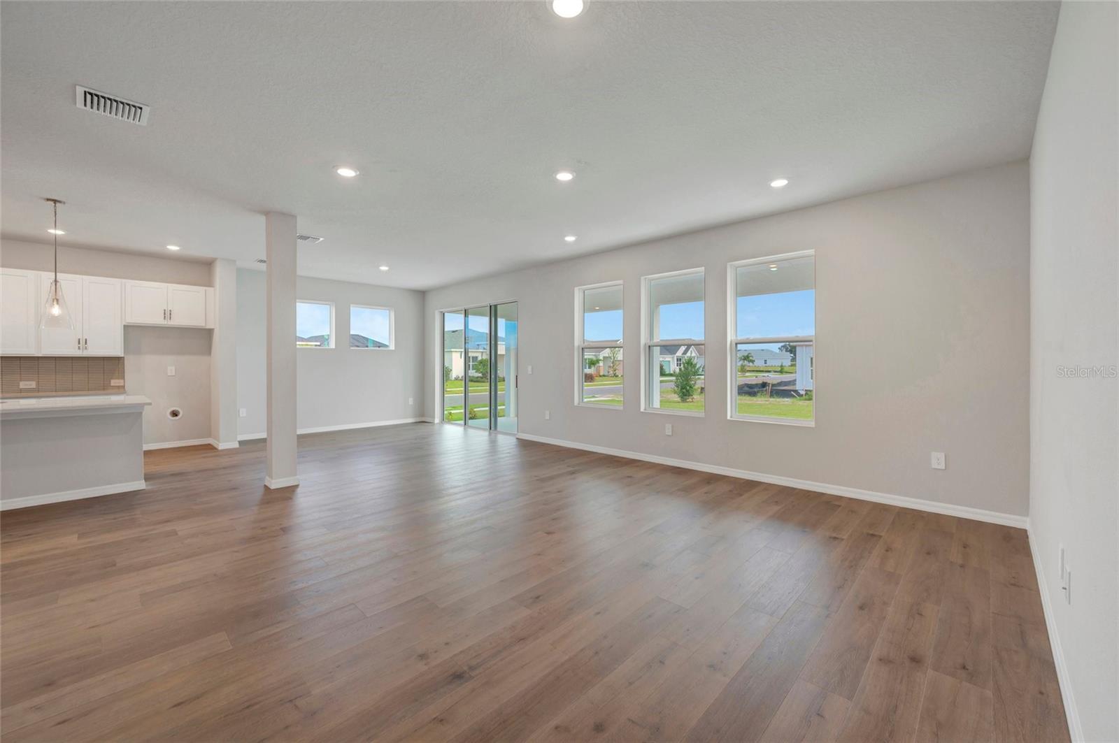 439 SPRING HARVEST DR — photo 8