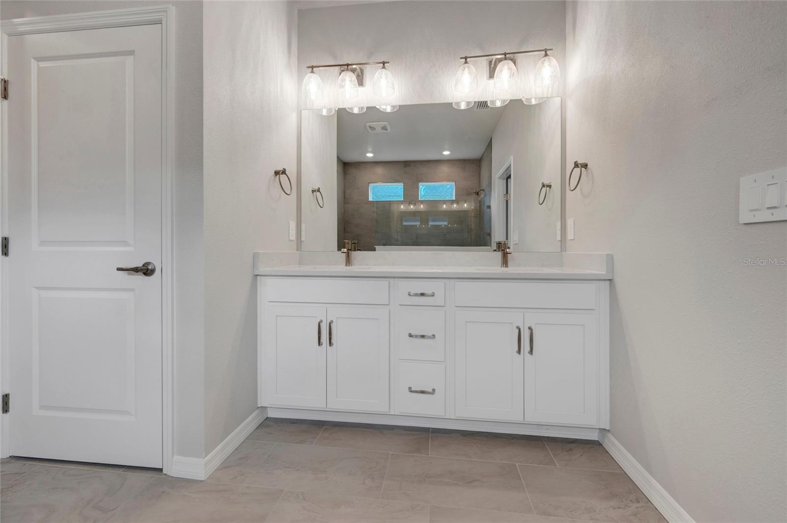 439 SPRING HARVEST DR — photo 17