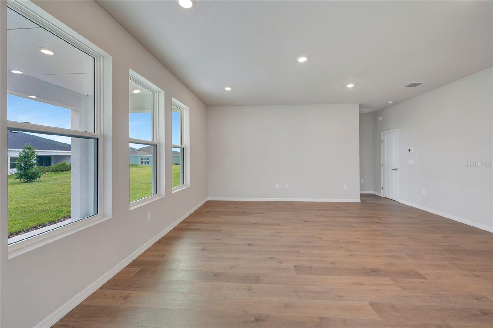 439 SPRING HARVEST DR — photo 9