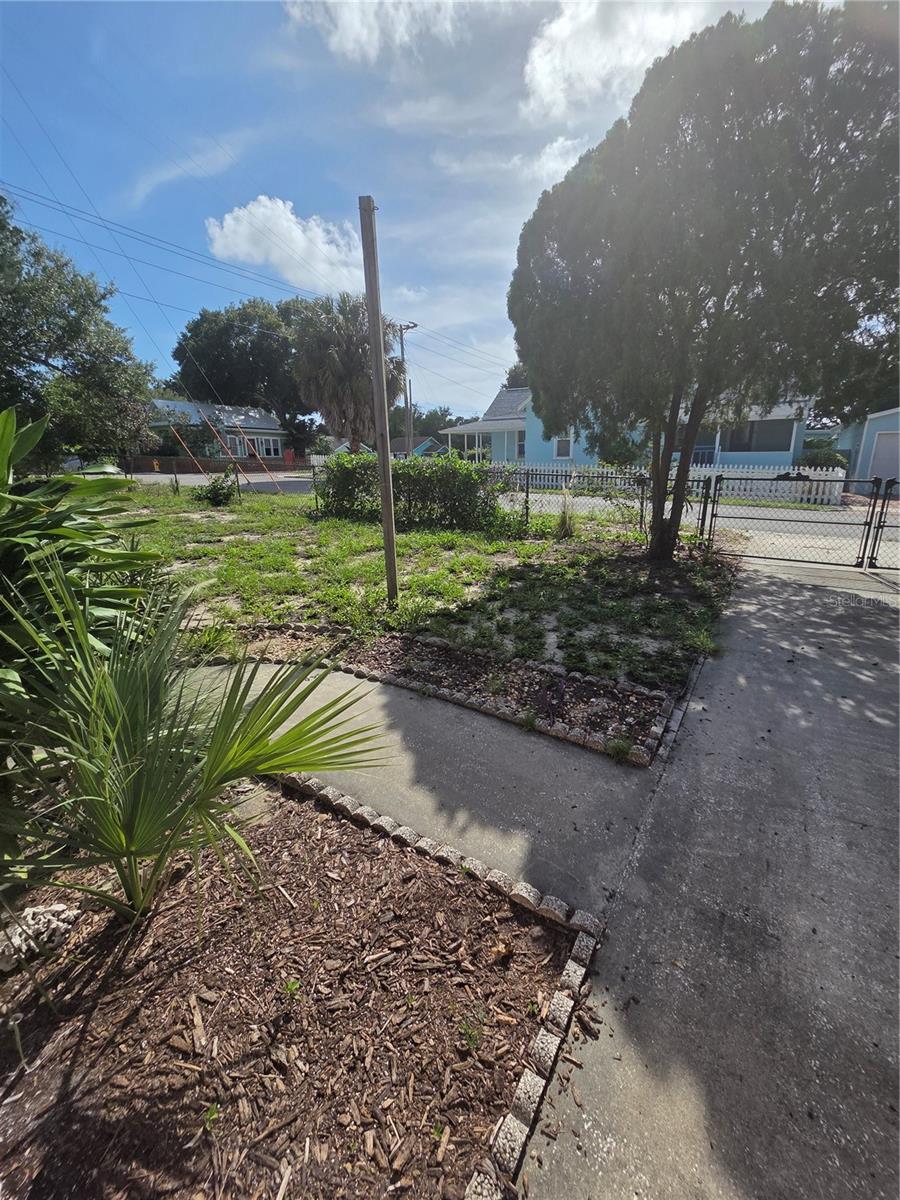 350 N LEVIS AVE — photo 37