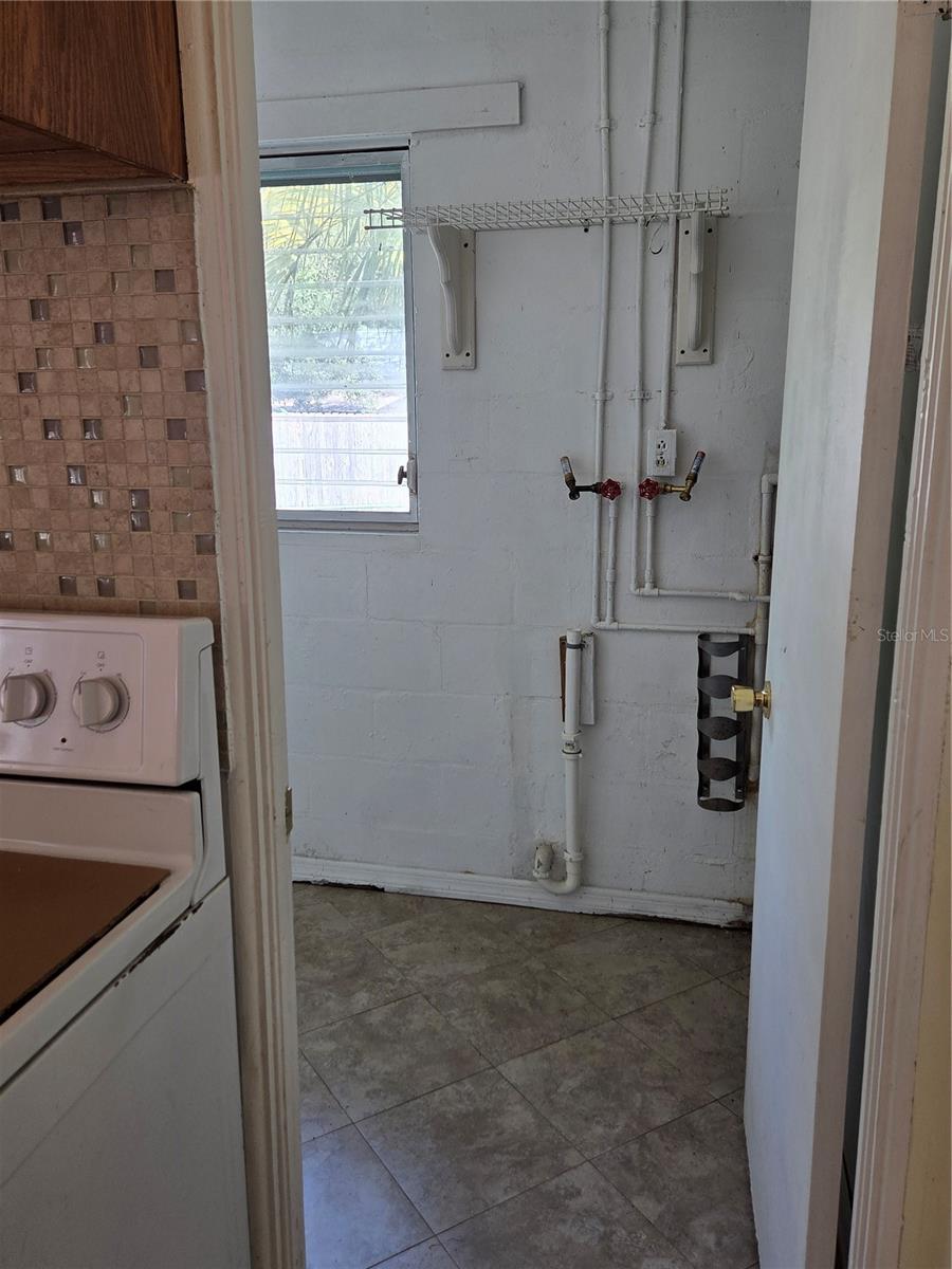 350 N LEVIS AVE — photo 29