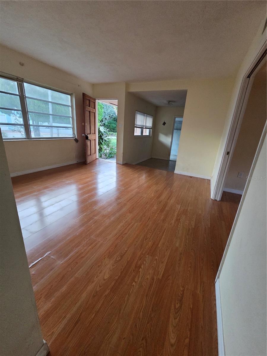 350 N LEVIS AVE — photo 4