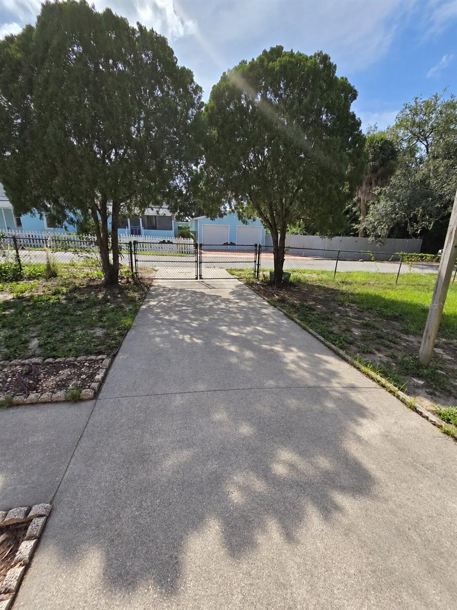 350 N LEVIS AVE — photo 36