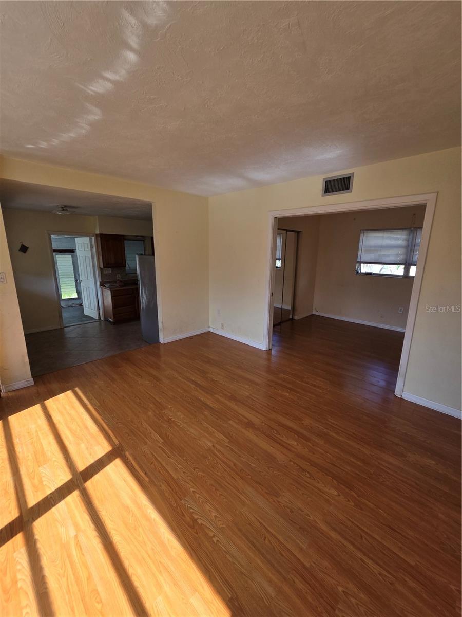 350 N LEVIS AVE — photo 13