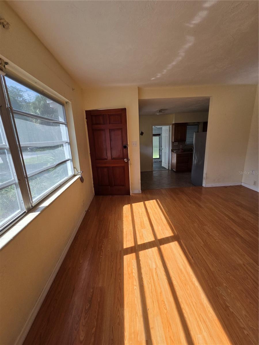 350 N LEVIS AVE — photo 7