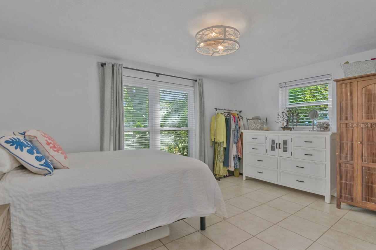 11005 HARDING DR — photo 32